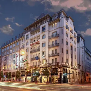 **** Hotel Moevenpick Centre Ungarn